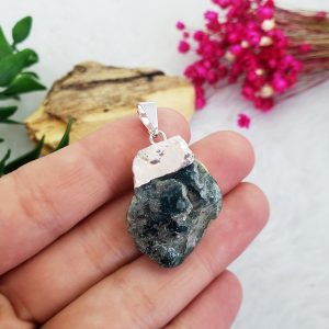 Apatita Azul Bruta - Pingente Banho Prateado - Imagem 3